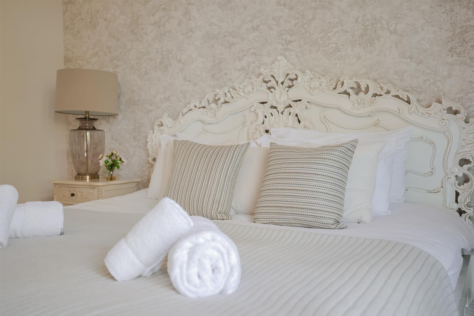 Uplands, Gowerton, Swansea, SA4 3ET